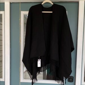 Vineyard Vines sold Black cape